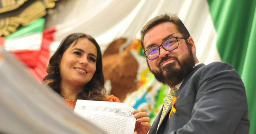 Inscribir a la UV en el muro de honor del Congreso local, propone Sergio Guzmán Ricárdez